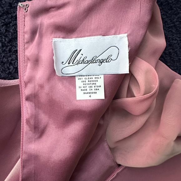 Dusty Rose elegant evening gown. - Picture 11 of 13